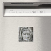 Sandsteinkopf von Buddha, umgeben von Baum Magnet (In Situ (Geschirrspüler))