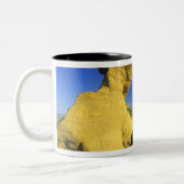 Sandstone Monument im Hell-Creek-Gebiet in der Näh Zweifarbige Tasse (Links)