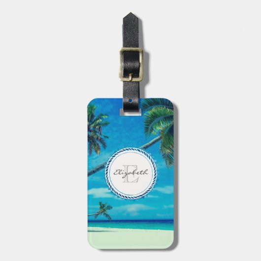 Sandstrand mit Tropical Palm Trees Monogram Gepäckanhänger (Vorderseite vertikal)