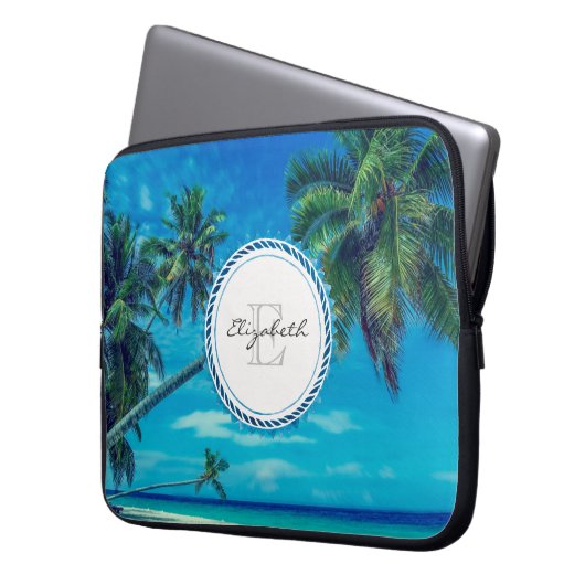 Sandstrand mit Tropical Palm Trees Monogram Laptopschutzhülle (Vorderseite Links)
