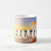 Sandstrand und Sonnenuntergang Kaffeetasse (Mittel)