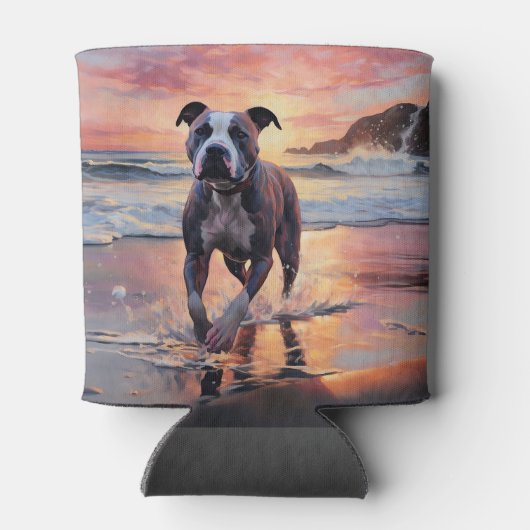 Sandy American Staffordshire Dog on Beach Sunset Dosenkühler (Rückseite)