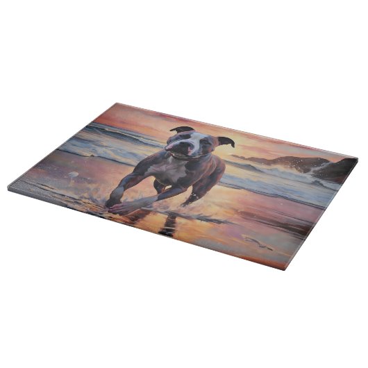 Sandy American Staffordshire Dog on Beach Sunset Schneidebrett (Ecke)