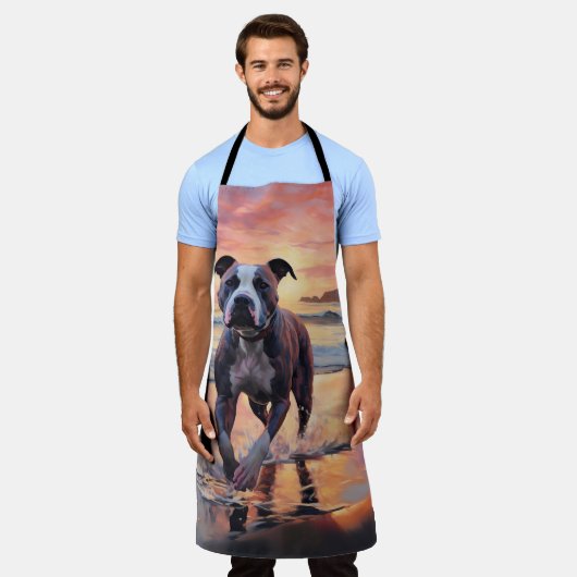 Sandy American Staffordshire Dog on Beach Sunset Schürze (Getragen)