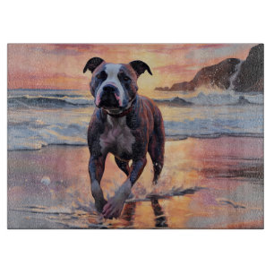 Sandy Amerikanischer Staffordshire Terrier am Stra Schneidebrett