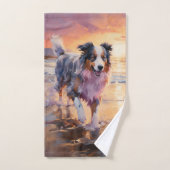 Sandy Australian Shepherd Dog on Beach Sunset Badhandtuch Set (Handtuch)