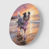 Sandy Australian Shepherd Dog on Beach Sunset Große Wanduhr (Winkel)