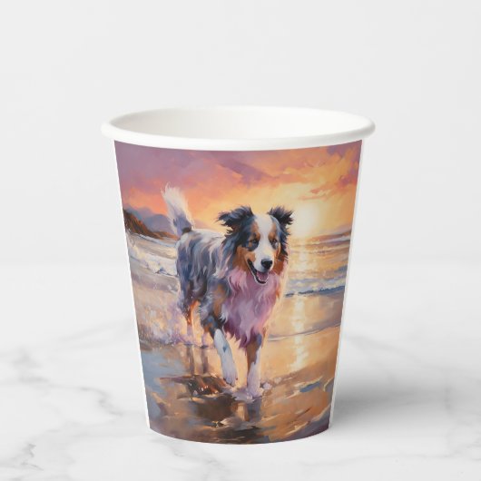 Sandy Australian Shepherd Dog on Beach Sunset Pappbecher (Vorderseite)