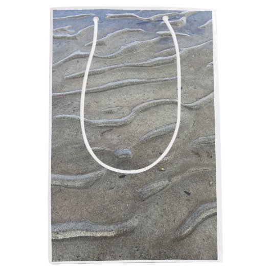 Sandy Beach Geschenktasche Mittlere Geschenktüte (Vorderseite)