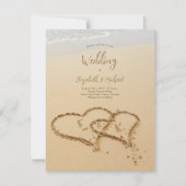 Sandy Beach Initials bei einer Hochzeit im Sand-Fo Einladung (Vorderseite)
