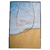 Sandy Beach mit Foamy Surf Mittlere Geschenktüte (Rückseite)