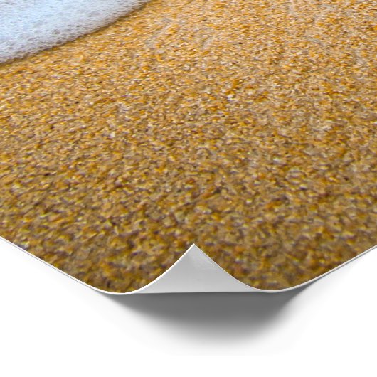 Sandy Beach mit Foamy Surf Poster (Ecke)