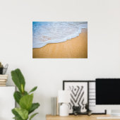 Sandy Beach mit Foamy Surf Poster (Heimbüro)