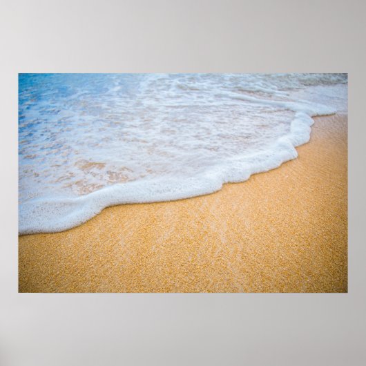 Sandy Beach mit Foamy Surf Poster (Vorne)