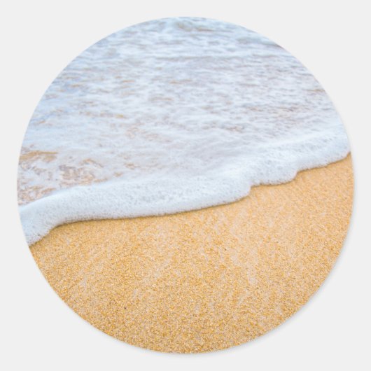Sandy Beach mit Foamy Surf Runder Aufkleber (Vorderseite)