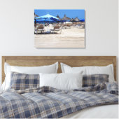 Sandy Beach Szene mit Stühlen & Umbrellas Wall Art Leinwanddruck (Insitu (Schlafzimmer))