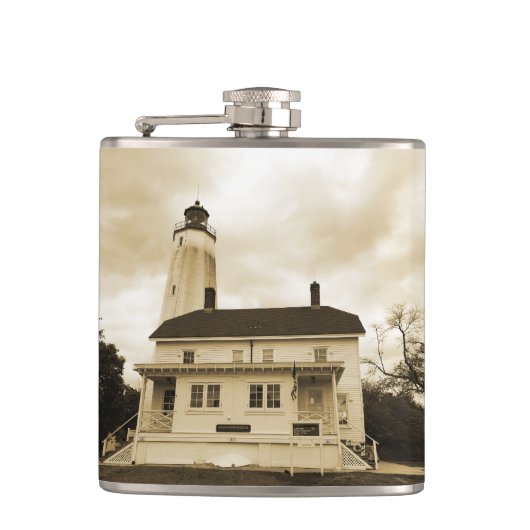 Sandy Hook Leuchtturm Flachmann (Vorderseite)
