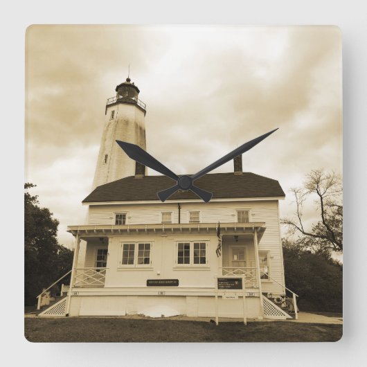 Sandy Hook Lighthouse Quadratische Wanduhr (Vorderseite)