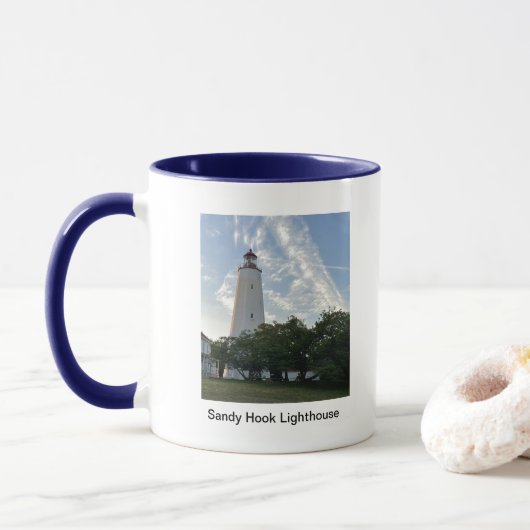 Sandy Hook Lighthouse Tasse (Mit Donut)