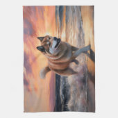 Sandy Paws Akita Dog auf Beach Sunset Geschirrtuch (Vertikal)