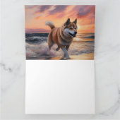Sandy Paws Akita Dog auf Beach Sunset Karte (Innenseite)