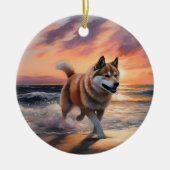 Sandy Paws Akita Dog auf Beach Sunset Keramik Ornament (Vorne)