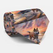 Sandy Paws Akita Dog auf Beach Sunset Krawatte (Gerollt)