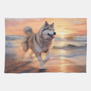 Sandy Paws Alaskan Malamute Dog on Beach Sunset Geschirrtuch