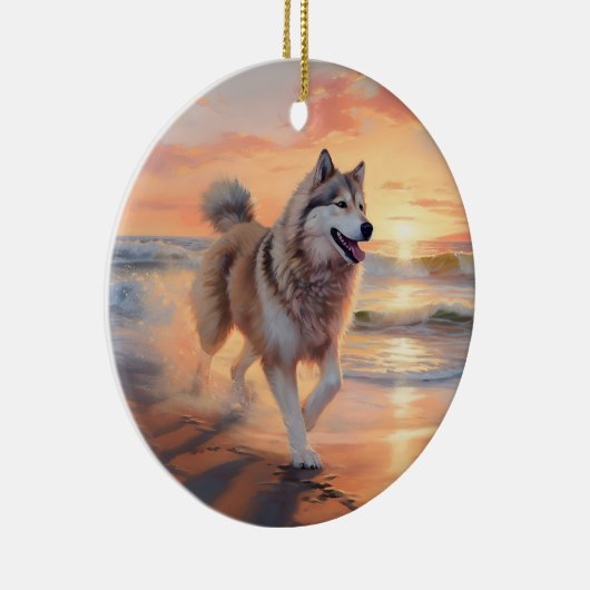 Sandy Paws Alaskan Malamute Dog on Beach Sunset Keramik Ornament (Rechts)