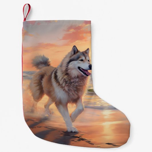 Sandy Paws Alaskan Malamute Dog on Beach Sunset Kleiner Weihnachtsstrumpf (Vorderseite)