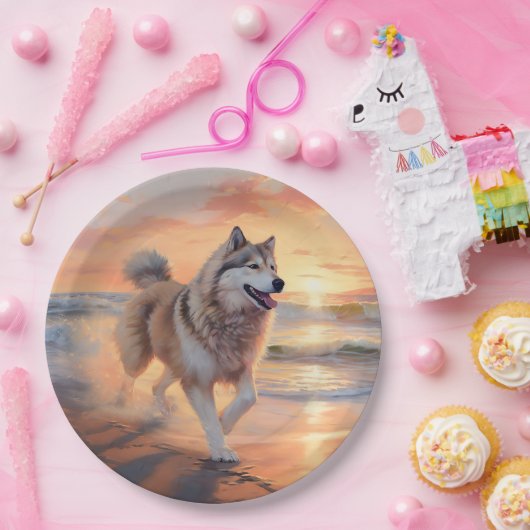 Sandy Paws Alaskan Malamute Dog on Beach Sunset Pappteller (Party)