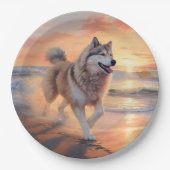 Sandy Paws Alaskan Malamute Dog on Beach Sunset Pappteller (Vorderseite)