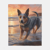 Sandy Paws Australian Cattle Dog on Beach Sunset Fleecedecke (Vorderseite)