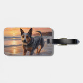 Sandy Paws Australian Cattle Dog on Beach Sunset Gepäckanhänger (Rückseite horizontal)