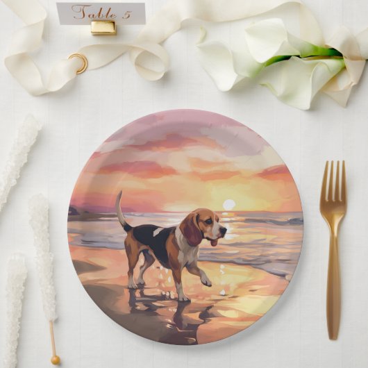 Sandy Paws Beagle Dog on Beach Sunset Pappteller (Hochzeit)