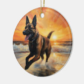 Sandy Paws Belgischer Malinois Hund auf Beach Suns Keramik Ornament (Links)