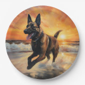 Sandy Paws Belgischer Malinois Hund auf Beach Suns Pappteller (Vorderseite)