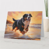 Sandy Paws Bernese Mountain Dog on Beach Sunset Karte (Vorderseite)
