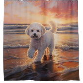 Sandy Paws Bichon Frise Dog on Beach Sunset Duschvorhang (Vorderseite)