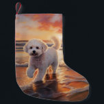 Sandy Paws Bichon Frise Dog on Beach Sunset Kleiner Weihnachtsstrumpf<br><div class="desc">Tauchen Sie ein in die ruhige Schönheit unseres Hundes "Sandy Paws and Sunset Hues" mit Sonnenuntergang am Strand. Diese faszinierende Szene vereint das Wesen eines perfekten Abends am Ufer, mit einem treuen Hund, der den goldenen Sand und die atemberaubenden Farben der untergehenden Sonne genießt. Ob Hundeliebhaber oder Sonnenuntergang - dieses...</div>