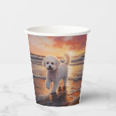 Sandy Paws Bichon Frise Dog on Beach Sunset Pappbecher (Vorderseite)