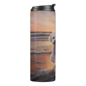 Sandy Paws Bichon Frise Dog on Beach Sunset Thermosbecher (Nach links gedreht)