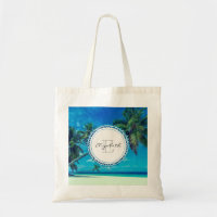 Sandy White Beach mit Tropical Palms Monogram