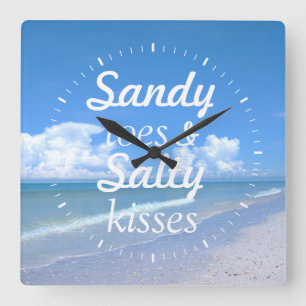 Sandy-Zehen und salzige Küsse Quadratische Wanduhr