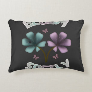 Sanft blühendes Frühlingsblumendesign Pastell Cott Dekokissen