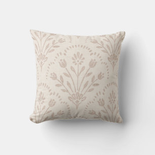 Sanft gedämpftes Taupe- und Beige-Blumen-Rankenmus Kissen