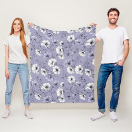 Sanfte Lavendelblüten Weiße Blumengestaltung Fleecedecke