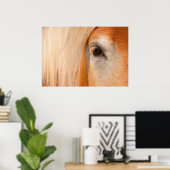 Sanfter Blick - Auge eines Zugpferdes Poster (Heimbüro)