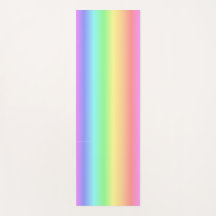 sanfter Regenbogen mit Farben auf einer Yogamatze