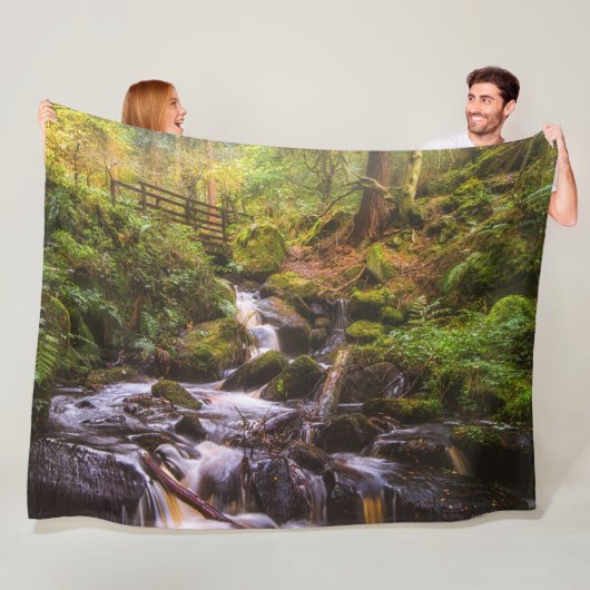 Sanfter Wasserfall Wald Bach Fleecedecke (Beispiel)